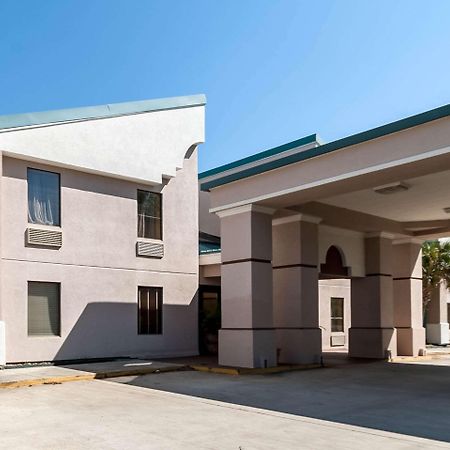 Quality Inn & Suites Lafayette Exterior photo