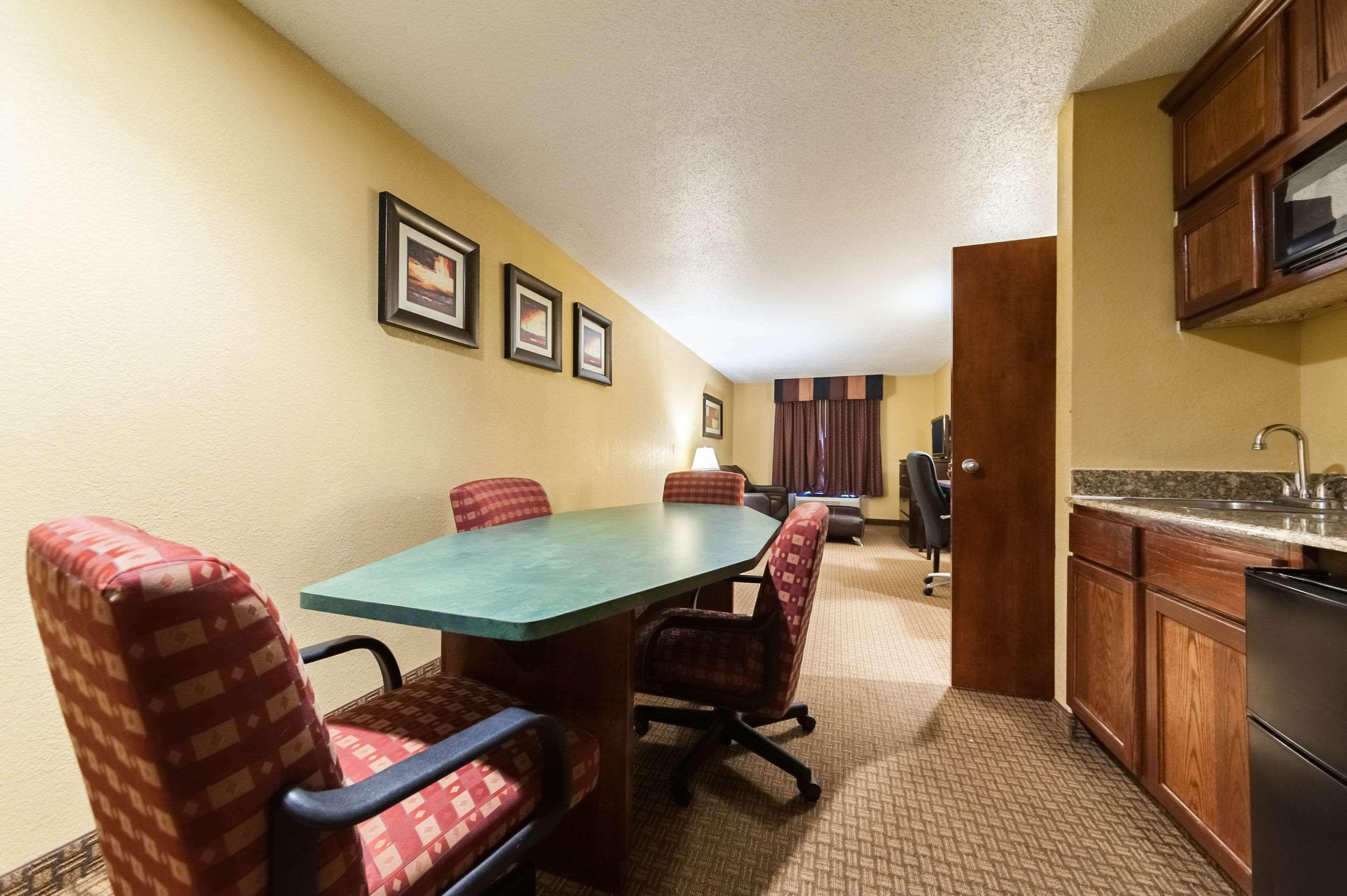 Quality Inn & Suites Lafayette Exterior photo