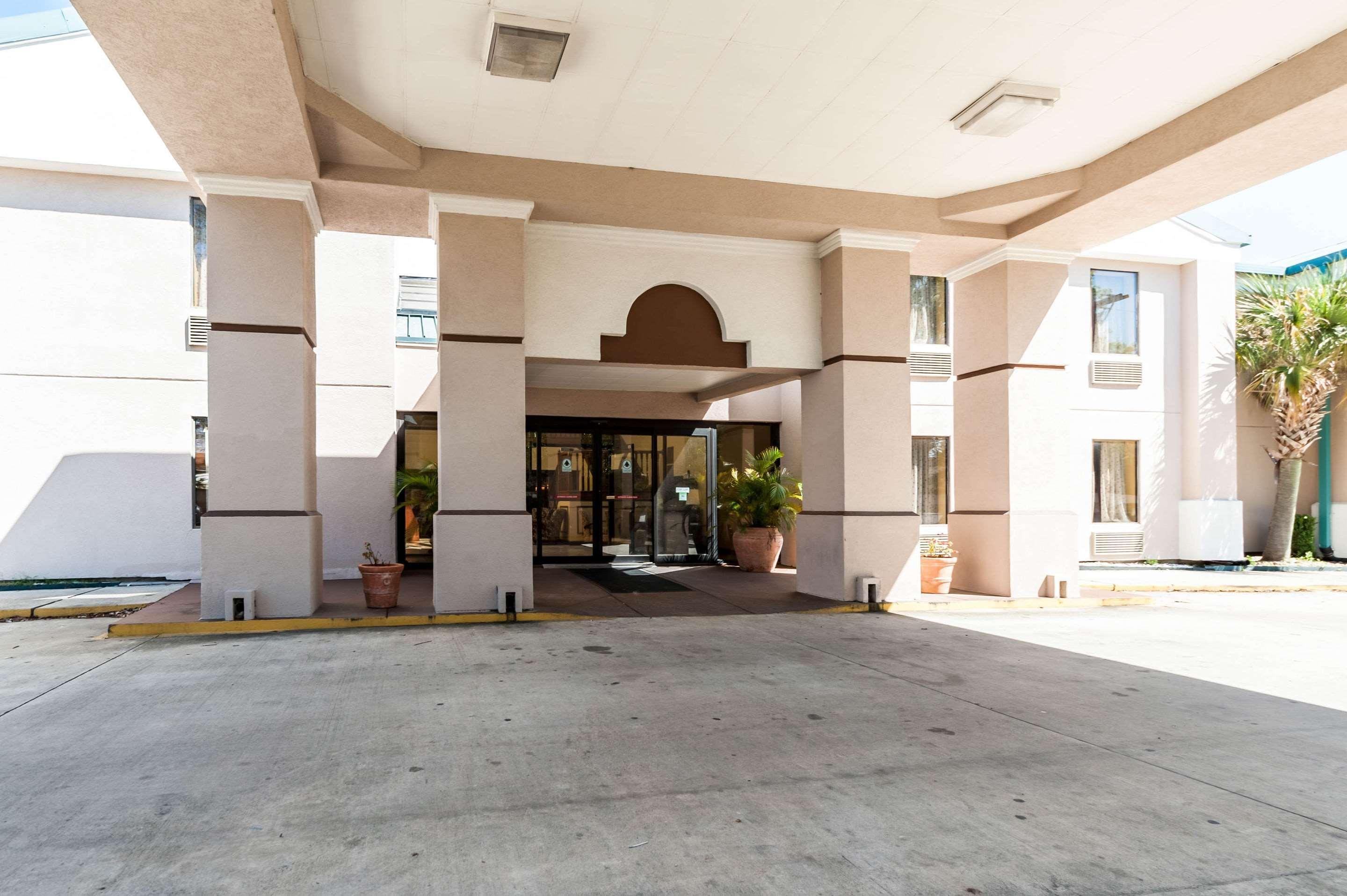 Quality Inn & Suites Lafayette Exterior photo