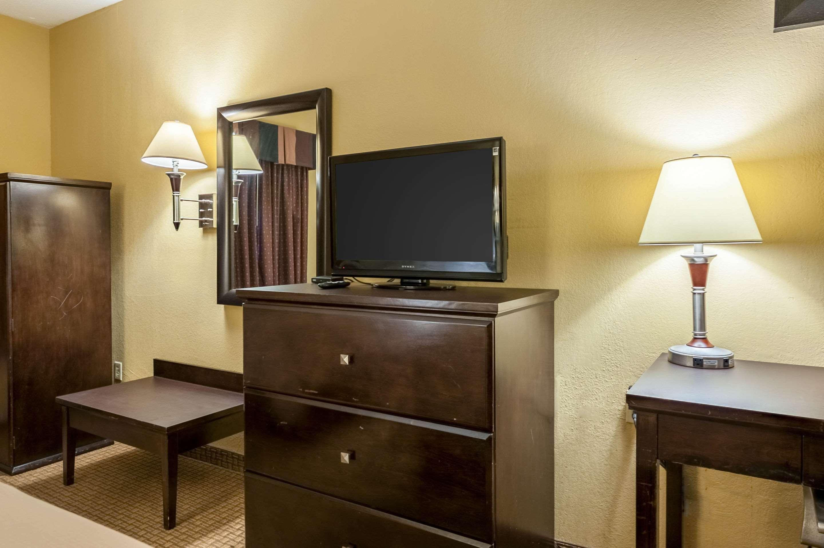Quality Inn & Suites Lafayette Exterior photo