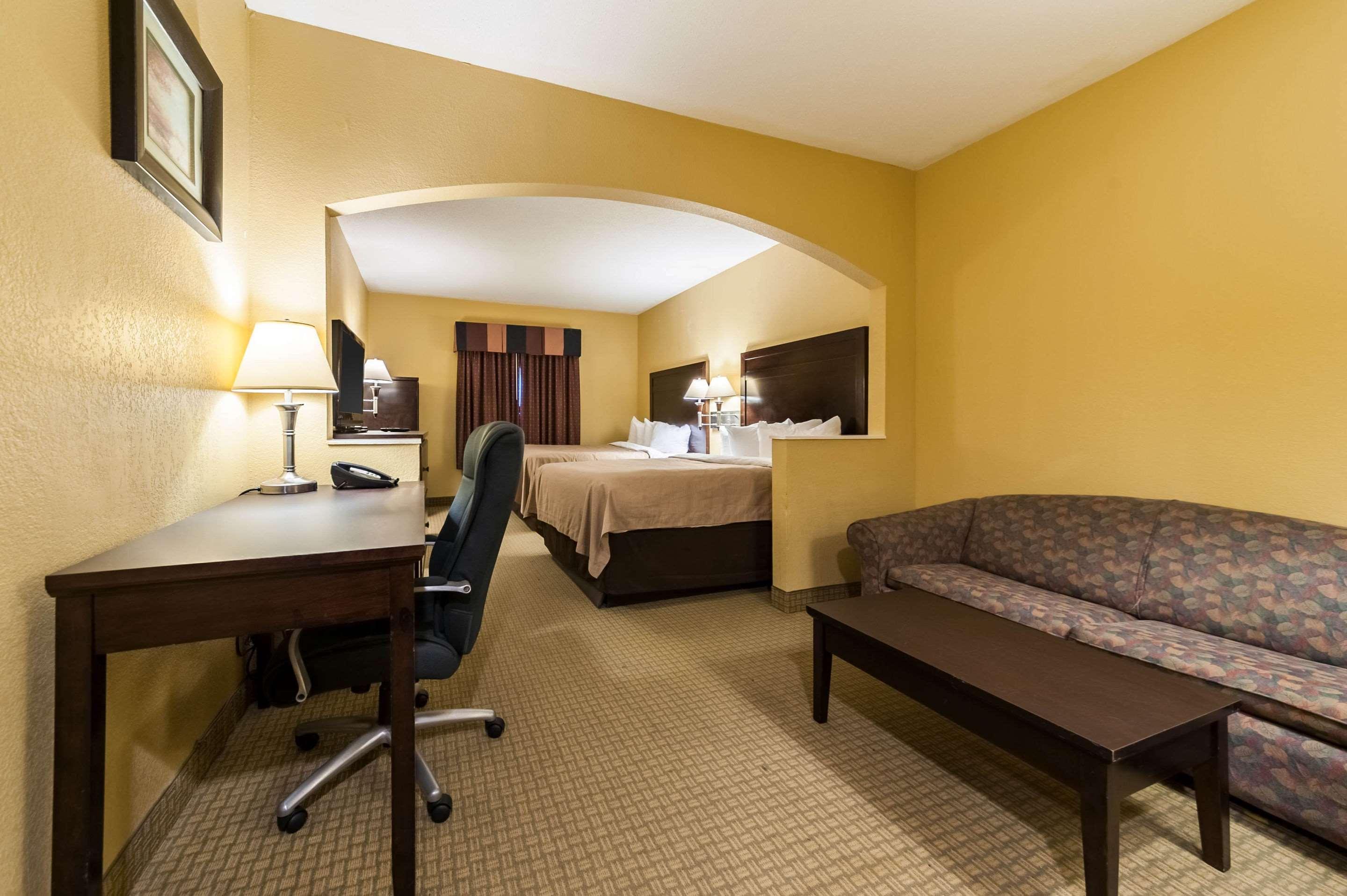 Quality Inn & Suites Lafayette Exterior photo