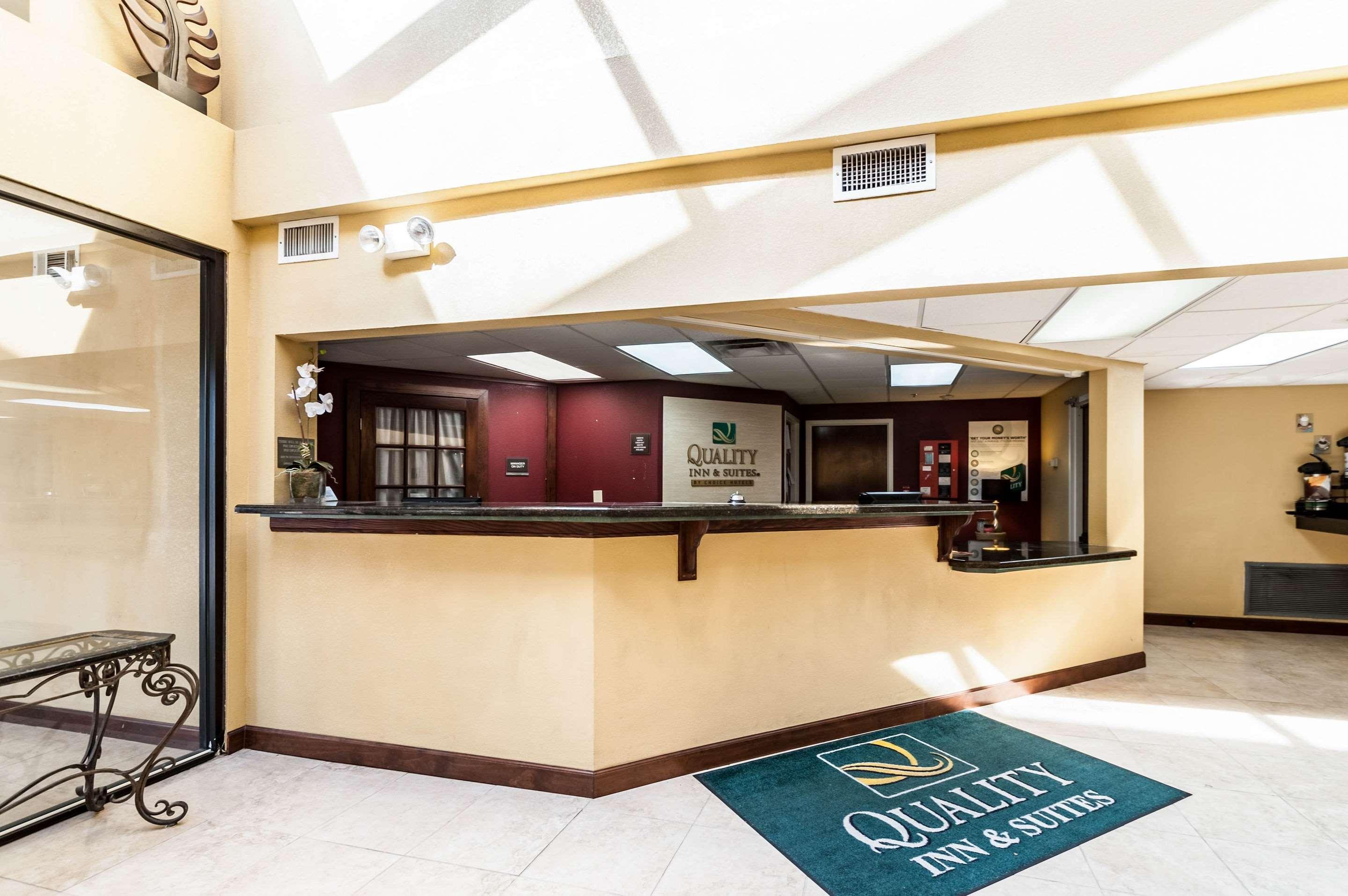 Quality Inn & Suites Lafayette Exterior photo