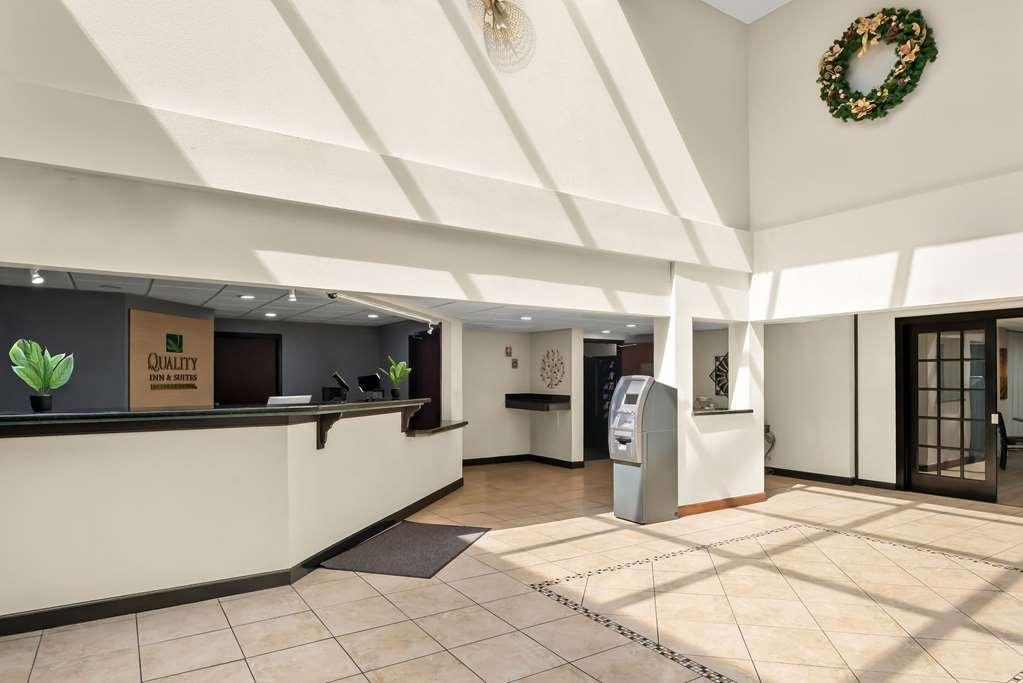 Quality Inn & Suites Lafayette Interior photo