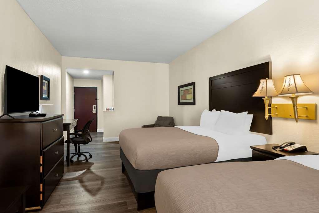 Quality Inn & Suites Lafayette Room photo