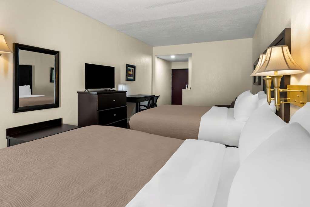 Quality Inn & Suites Lafayette Room photo