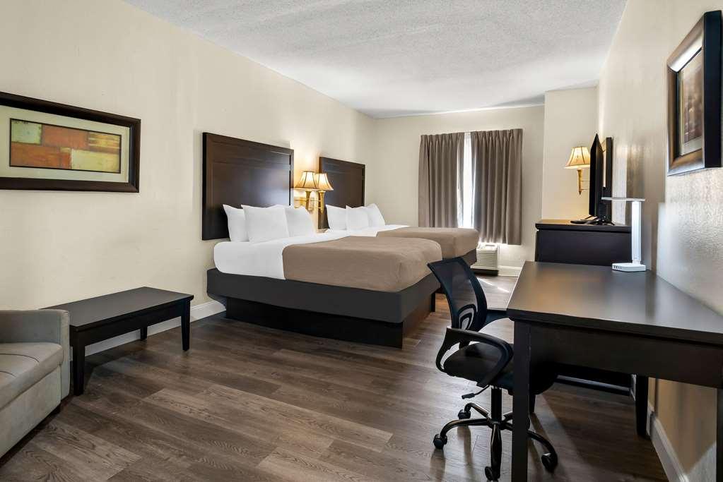 Quality Inn & Suites Lafayette Room photo