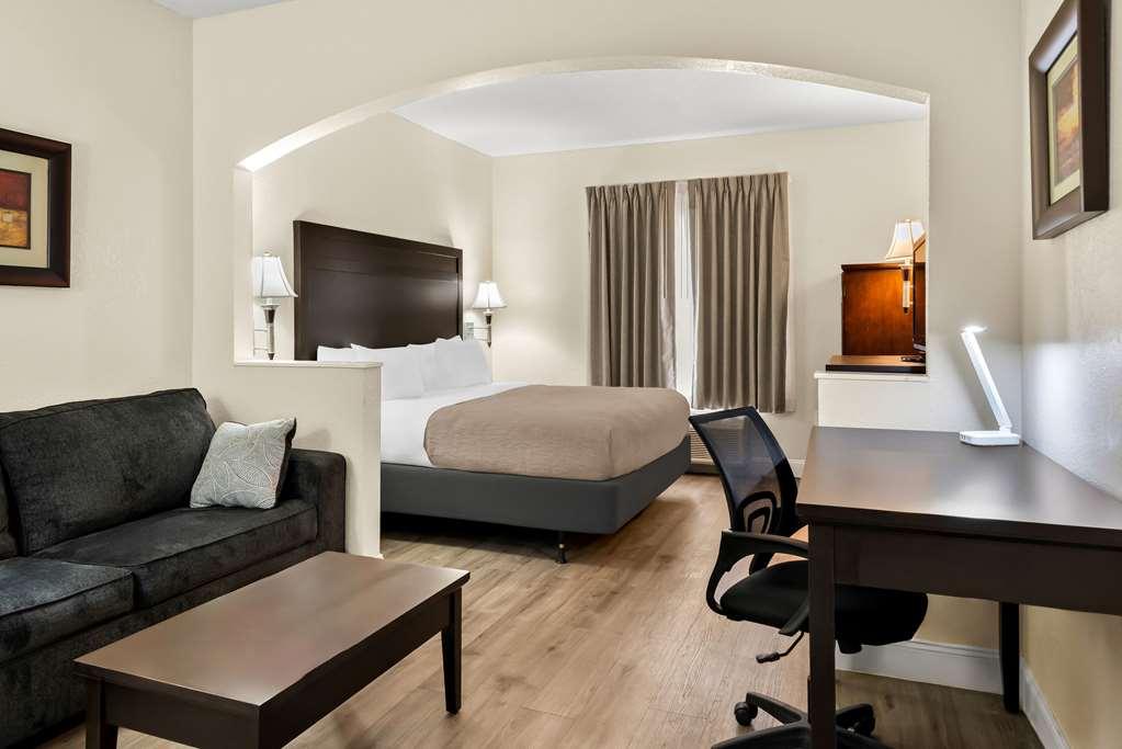 Quality Inn & Suites Lafayette Room photo