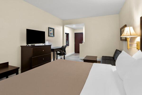 Quality Inn & Suites Lafayette Exterior photo