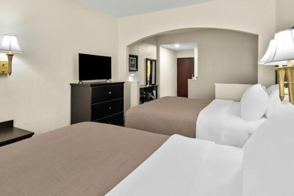 Quality Inn & Suites Lafayette Exterior photo