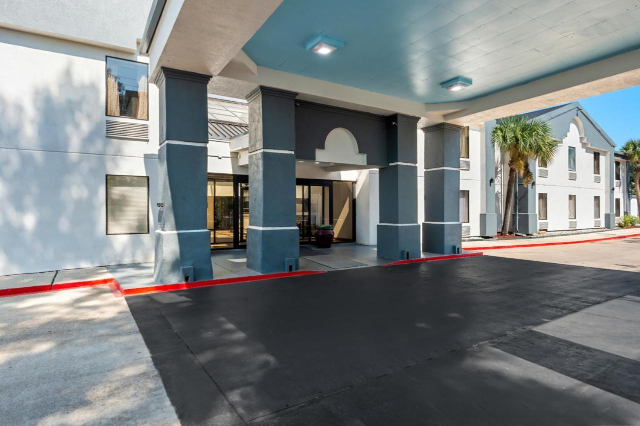 Quality Inn & Suites Lafayette Exterior photo
